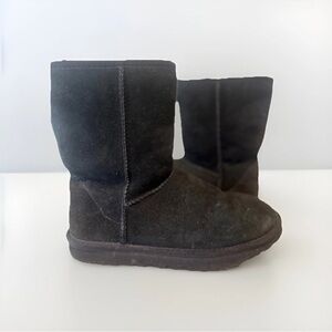 UGG Classic Short II Blk Suede Winter Boots Sheepskin - Size 8 Women's